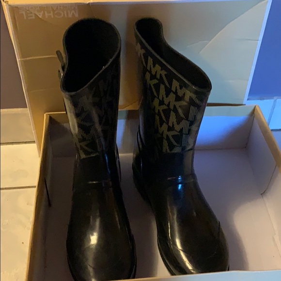 Michael Kors rain boots - Picture 5 of 6